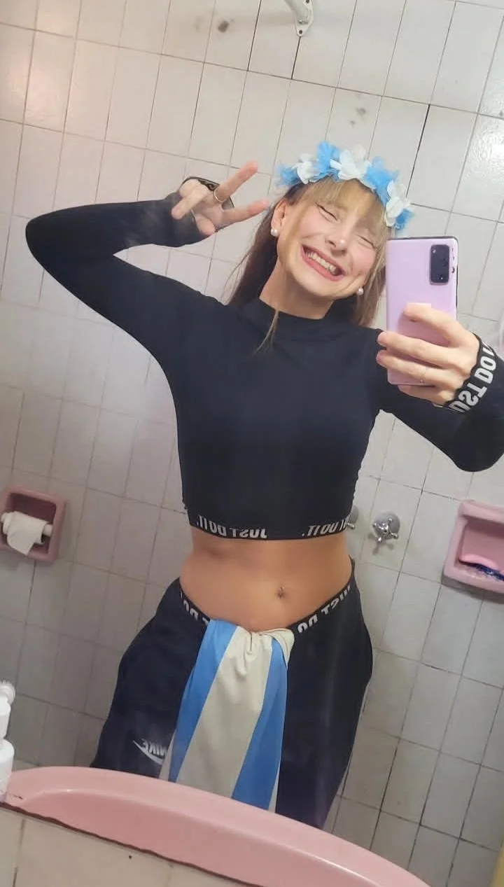 Cómo me gusta esta putita 🥵 image 4