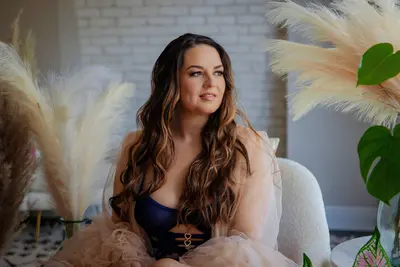 Chubby brunette wife boudoir cover image