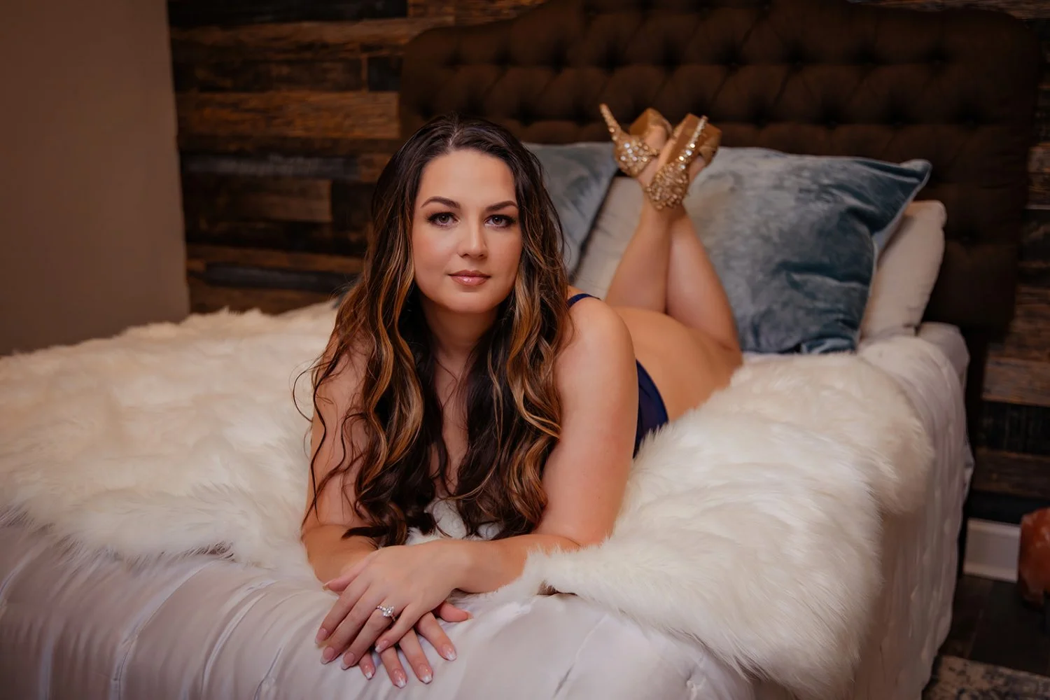 Chubby brunette wife boudoir image 16