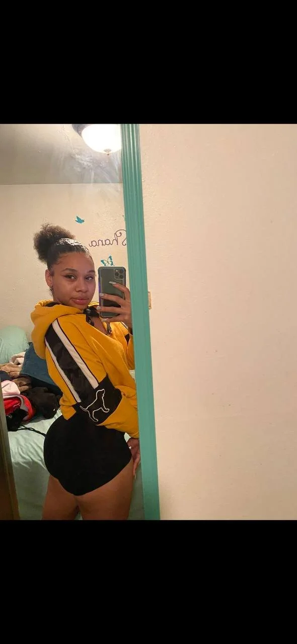 Pretty 🤩 ass bitch image 12