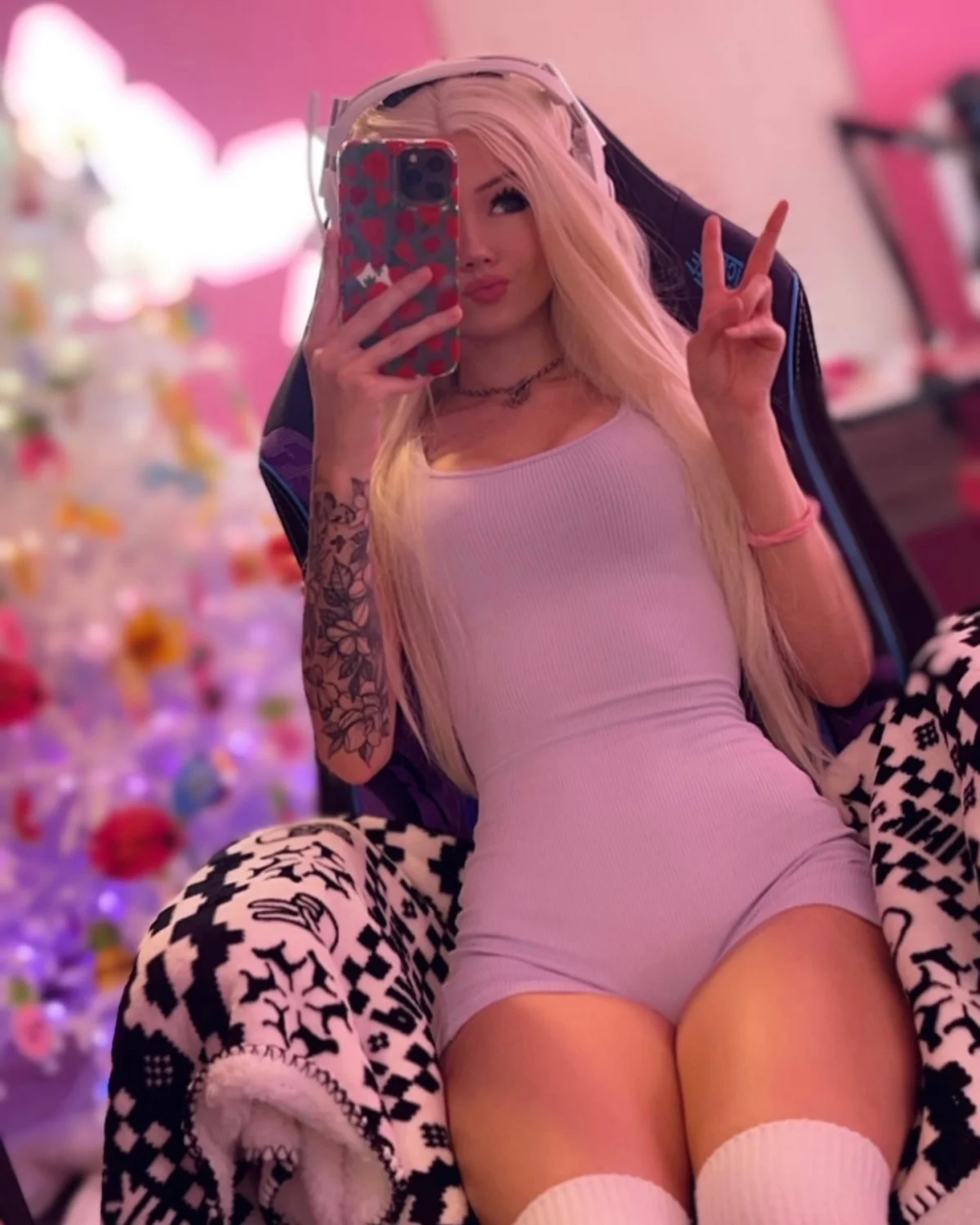 Tight Teasing Twitch Streamer Justfoxii aka Kylee Carter DM to chat image 23