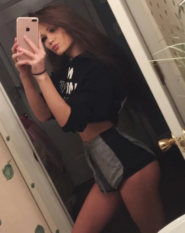 Tight Teasing Twitch Streamer Justfoxii aka Kylee Carter DM to chat image 3