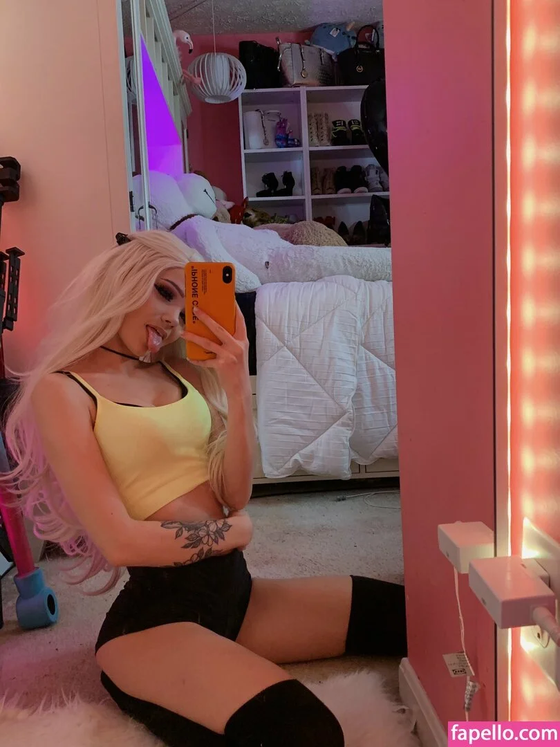Tight Teasing Twitch Streamer Justfoxii aka Kylee Carter DM to chat image 7