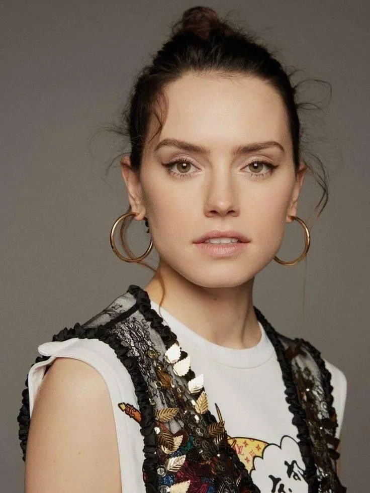 Daisy Ridley's sexy face image 4