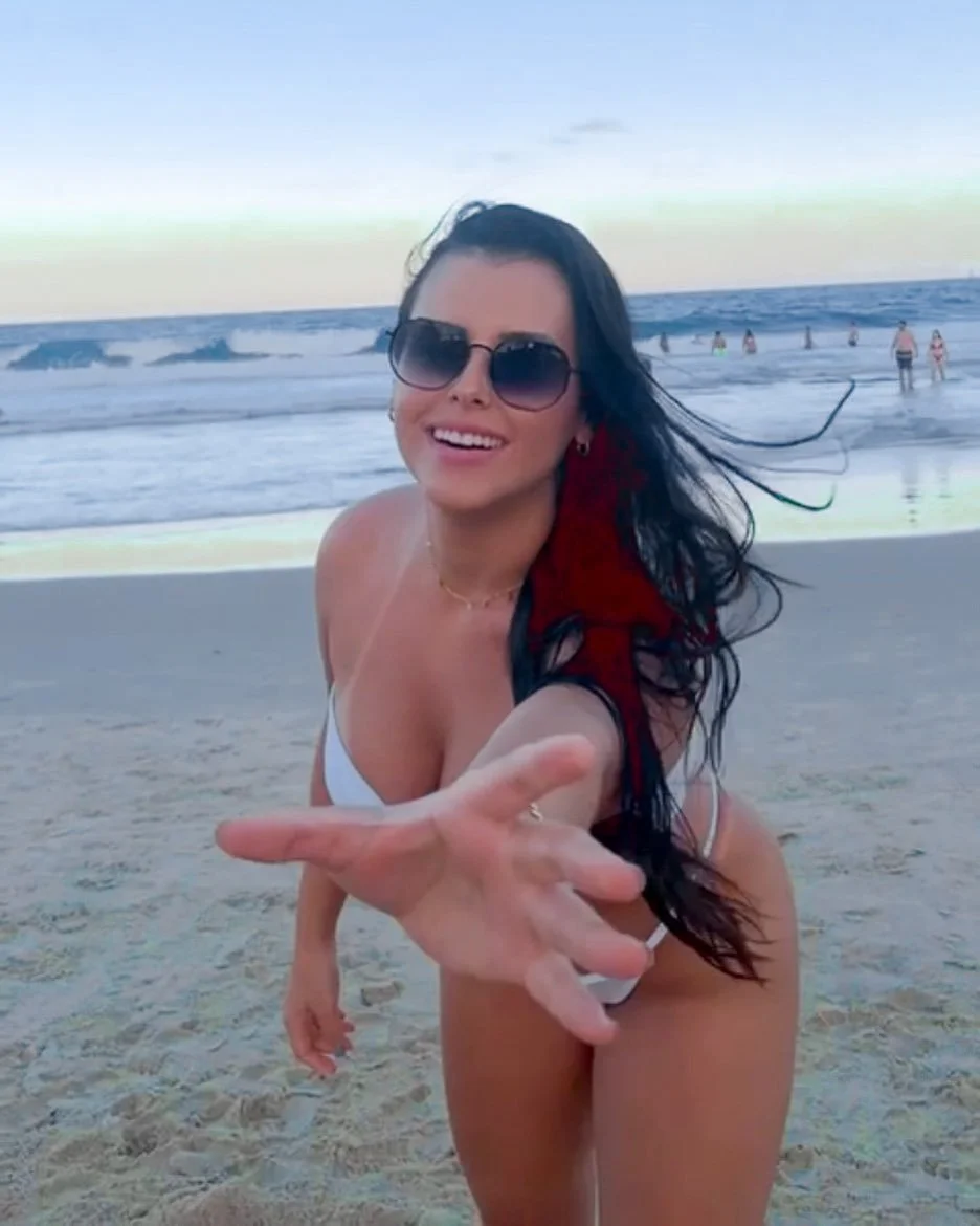Deliciosa, essa deve fazer muitos machos gozar com essa bunda image 8