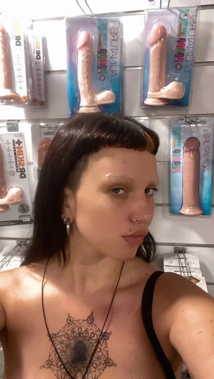 French emo girl, big ass and tits leak get fucked main image