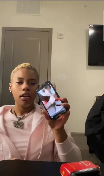 Thot showing her sextapes and twerking Ass cover image