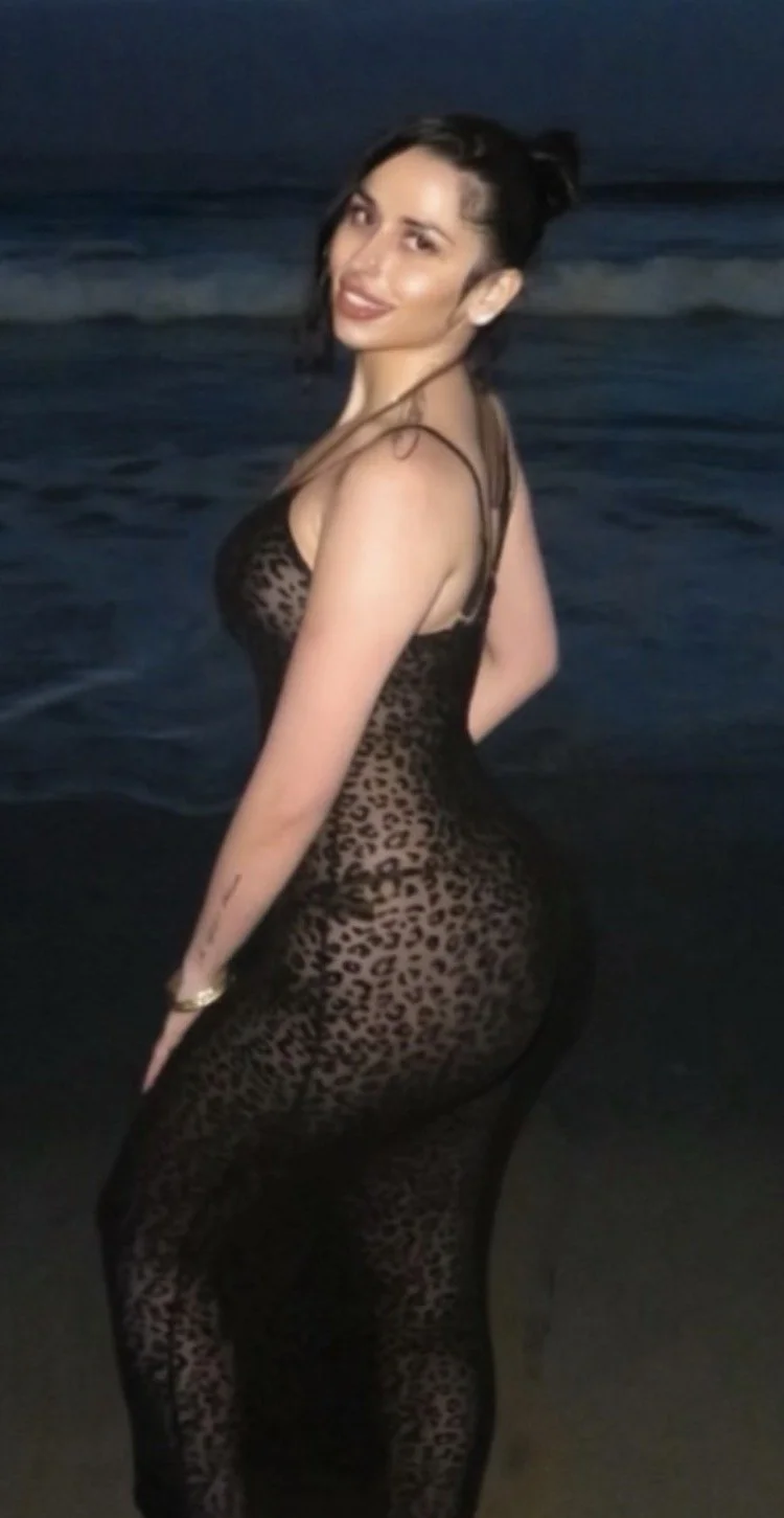 Big Booty Latina image 9