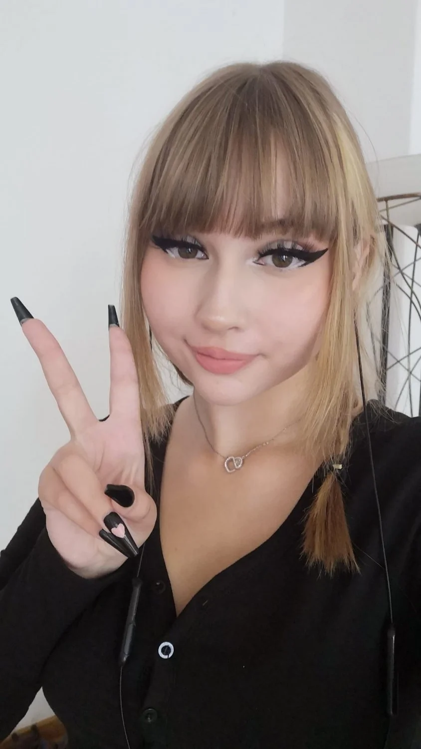 Petite Argentinian blonde Laura Part 2 image 15