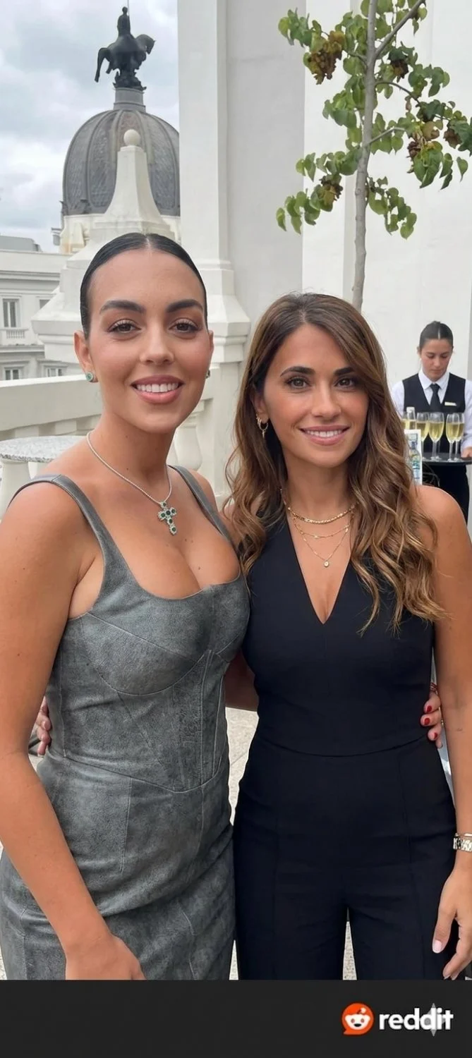 ANTONELA ROCCUZZO Y GEORGINA RODRÍGUEZ ❤️‍🔥❤️‍🔥❤️‍🔥desnudas tetas grandes😍 image 31