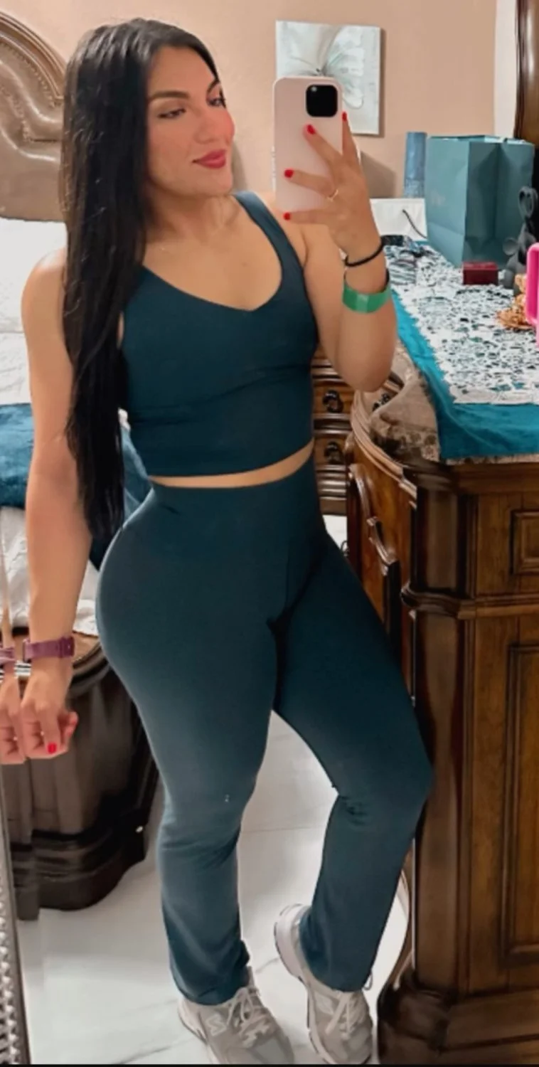 Latina sis image 2