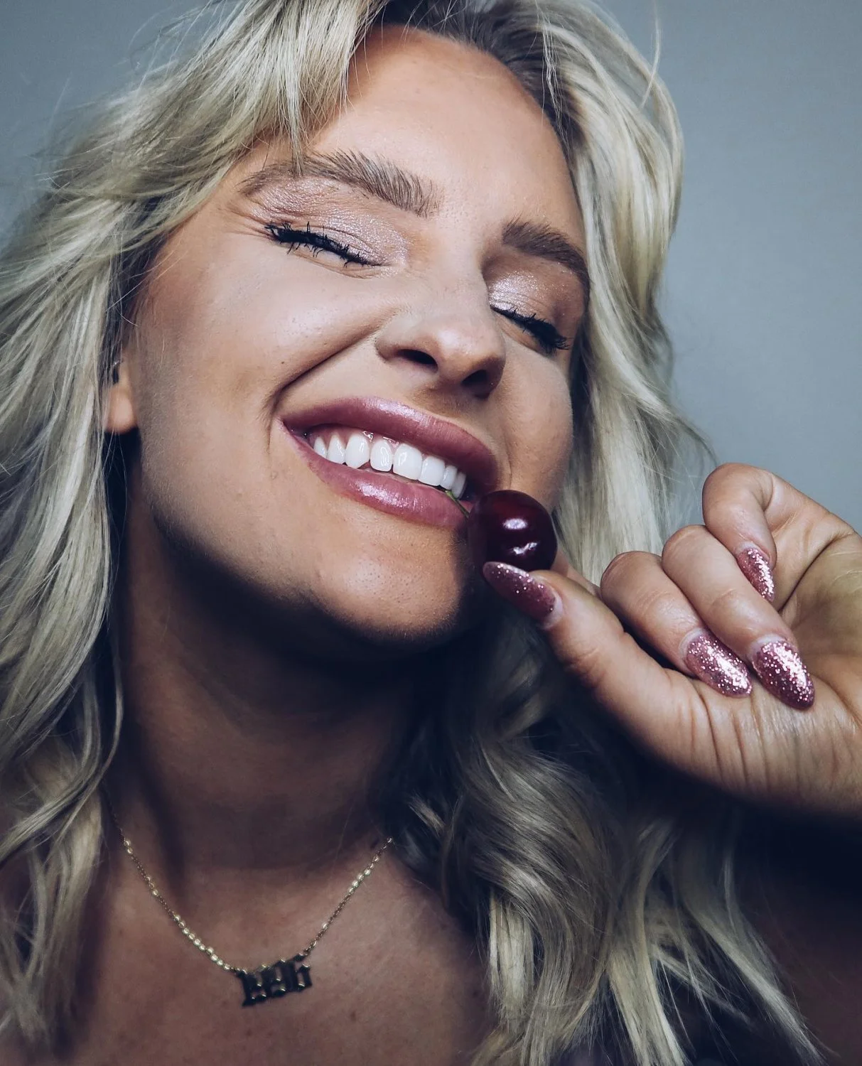 Former news reporter Jenna Liston blonde pawg influencer image 2