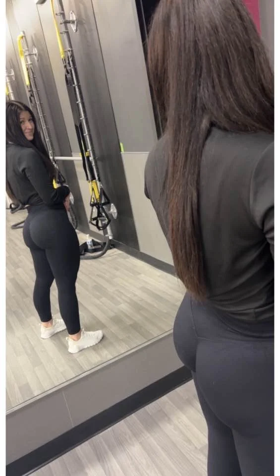 Grace’s pathetic brother loves cuming to her ass and thinks you should too image 33