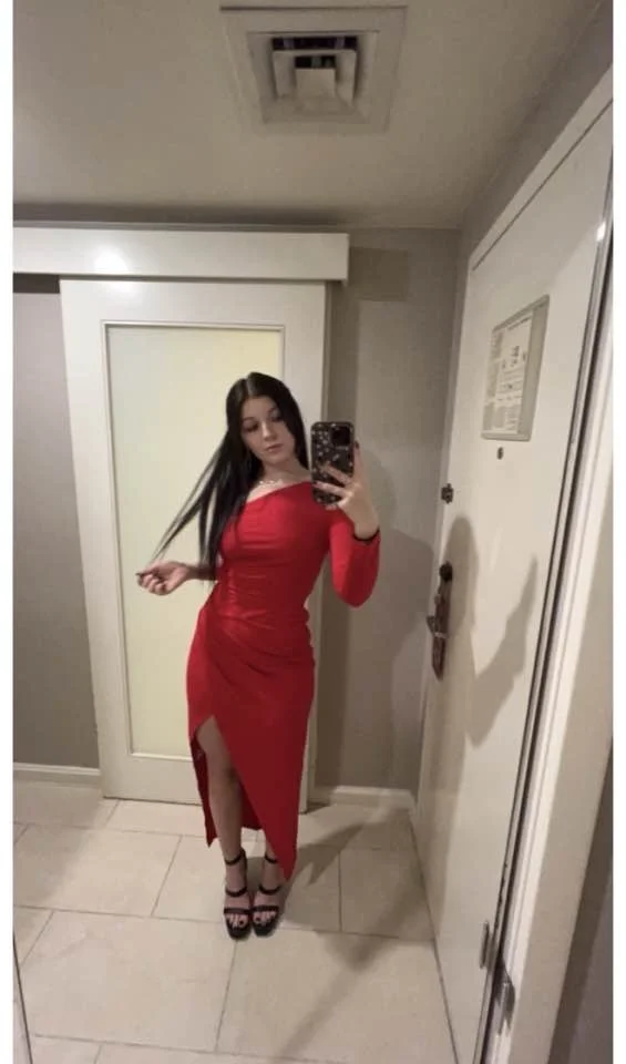 Grace’s pathetic brother loves cuming to her ass and thinks you should too image 4