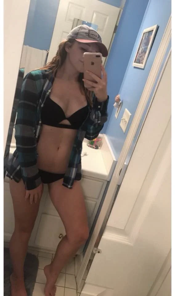 Grace’s pathetic brother loves cuming to her ass and thinks you should too image 9