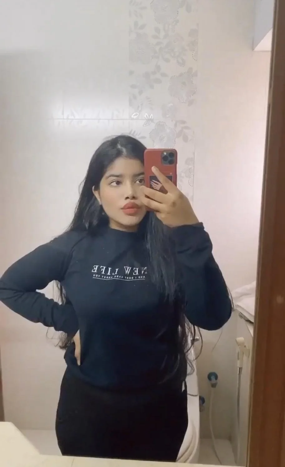 Ex novia morena tetona image 2
