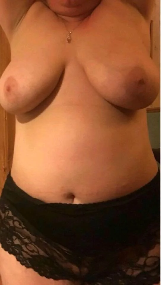 Big tit wife and her used hairy pussy image 3