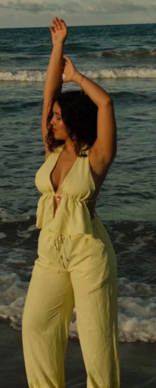 Novinha peituda de horizonte image 6