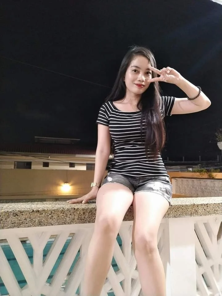 Mostly nude Asians image 29