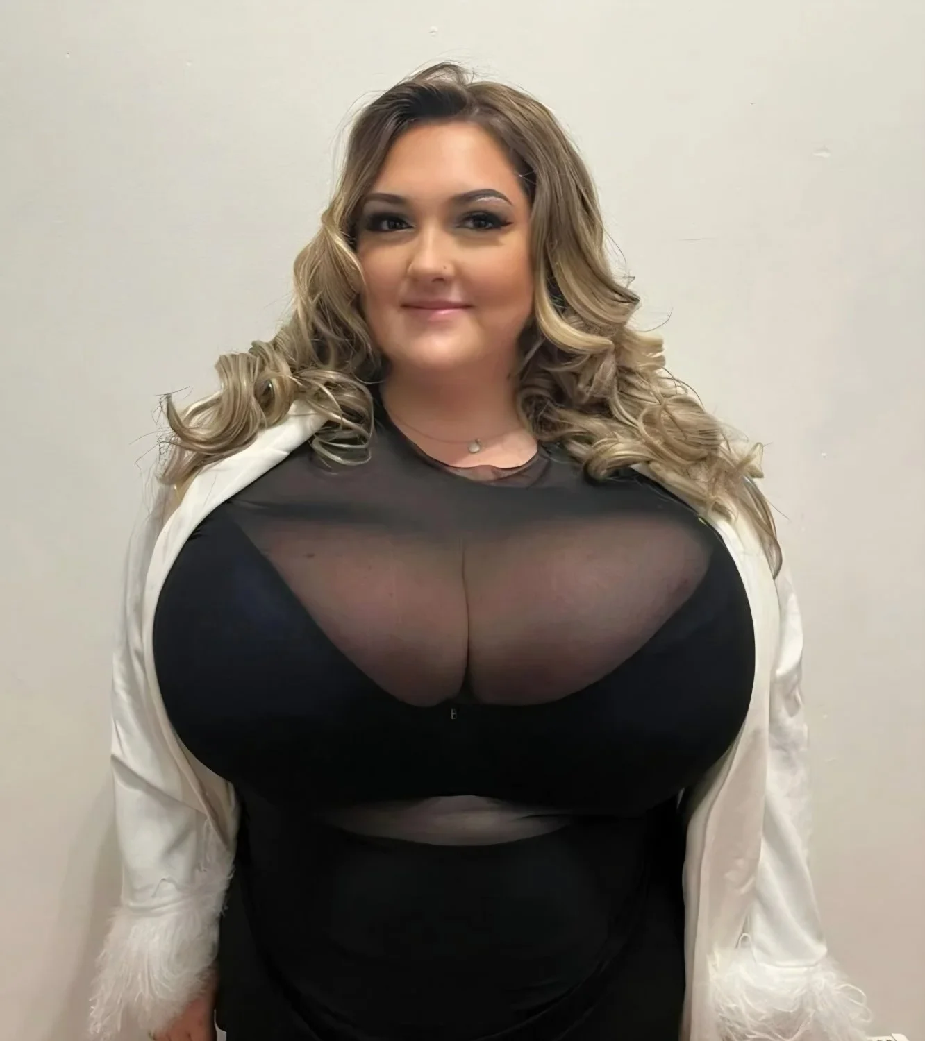 Random Huge Tits Pt 7 image 28