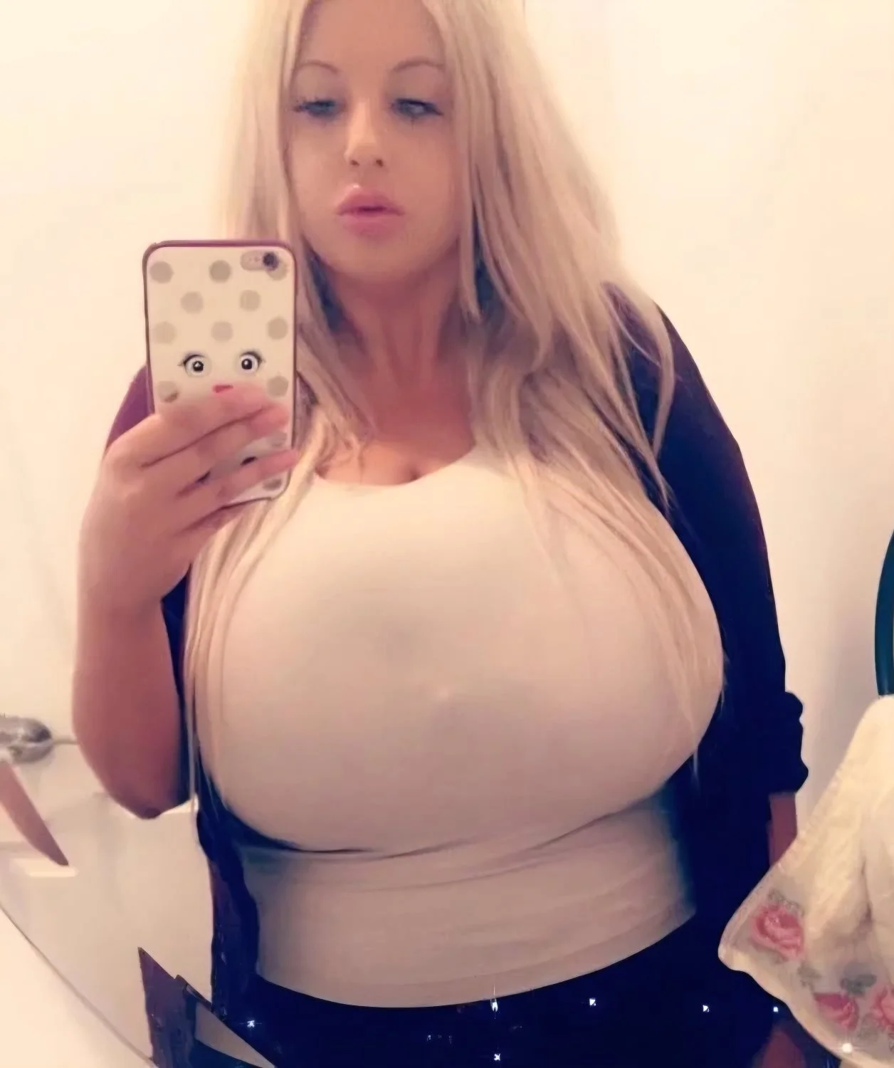 Random Huge Tits Pt 7 image 6