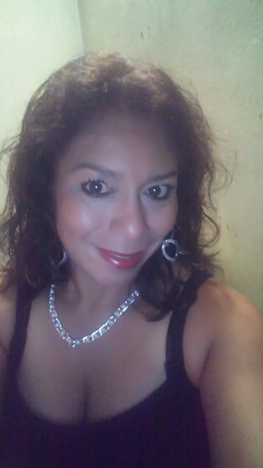 Ana la tía y primera putita de las jiménez image 10