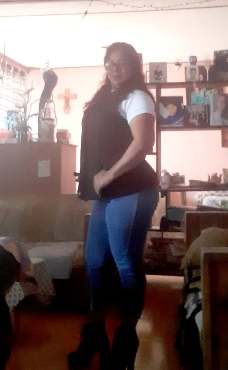 Ana la tía y primera putita de las jiménez image 16