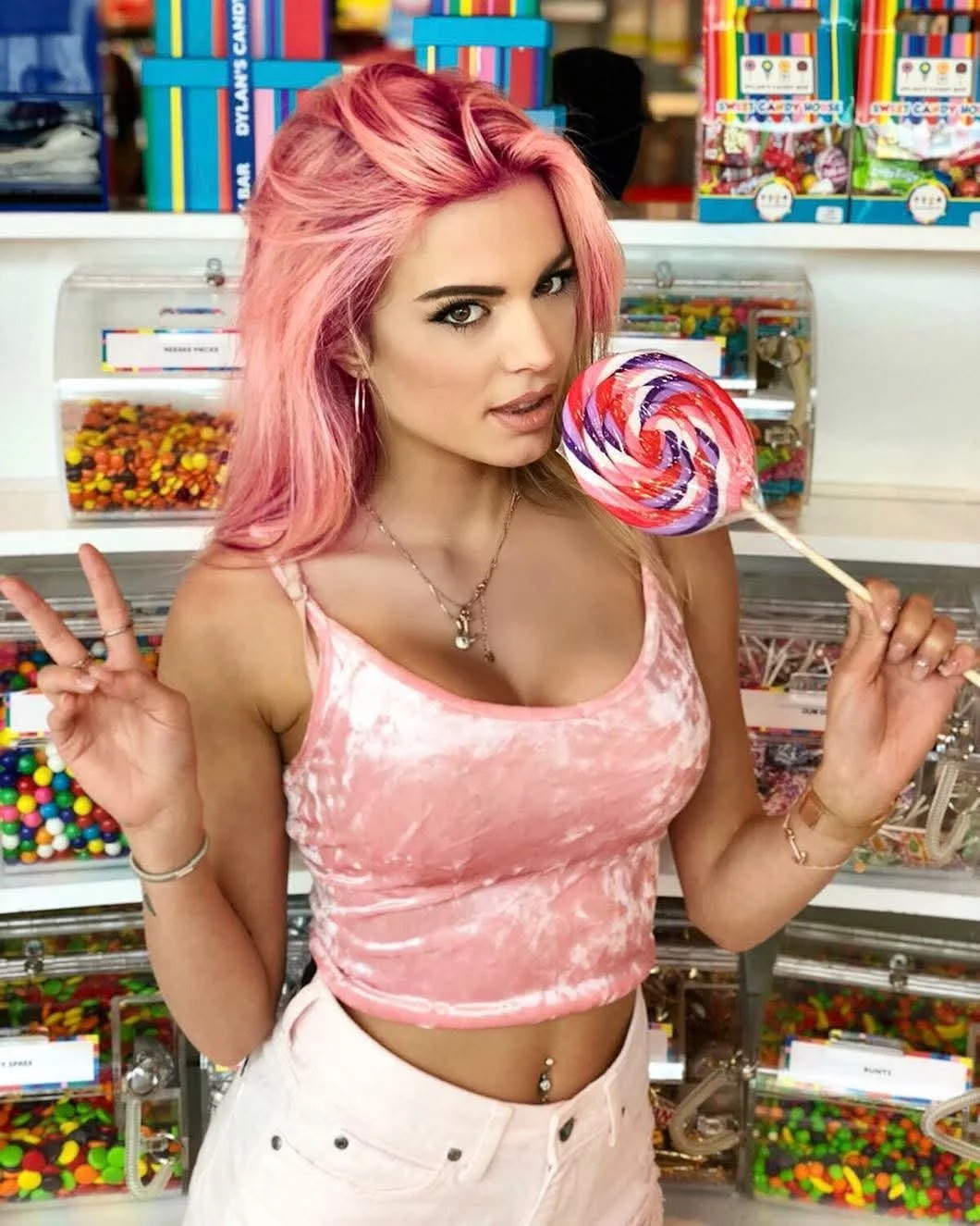 Ludovica Pagani hot italian influencer image 46