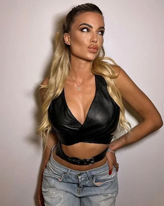 Ludovica Pagani hot italian influencer image 9