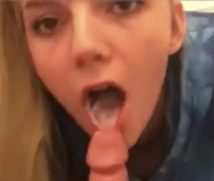 Blonde student blowjob teacher professor boquete loira image 5