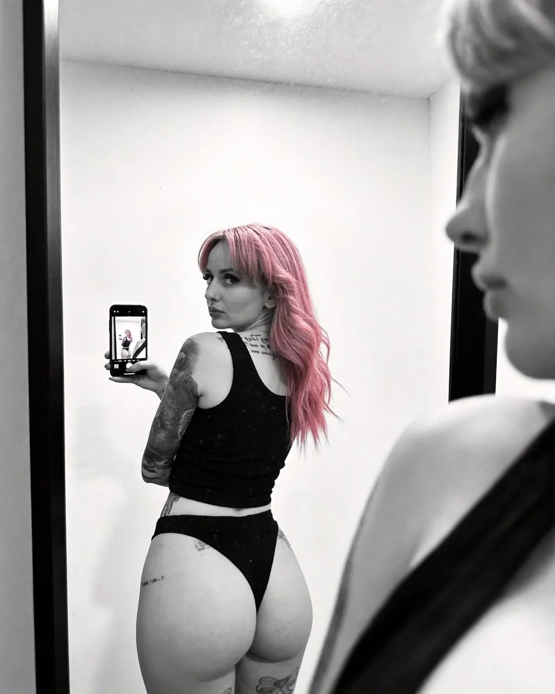 🍑📱 Booty Selfie image 19