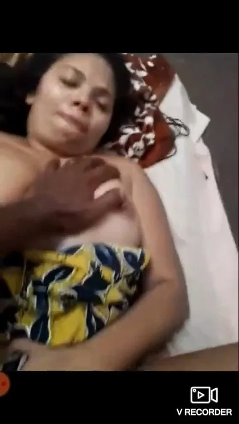 Que esposa gostosa que esse corno tem. Exibido a foda do casal na Live q bela gozada que ela deu dlç image 12