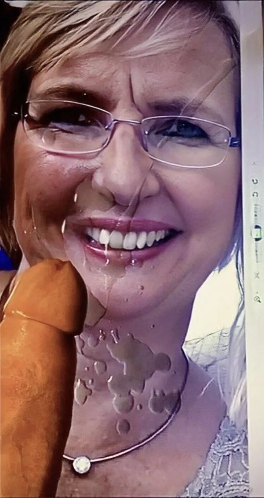 Dutch MILF porn slut image 9