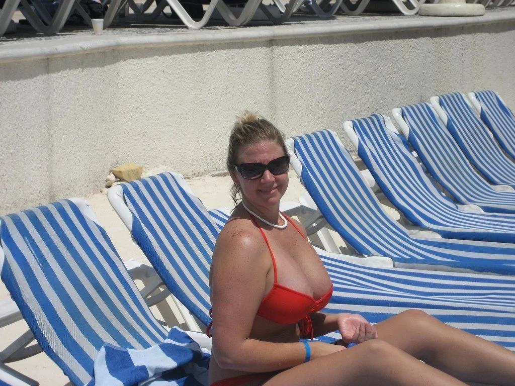 Worlds hottest and most sturdiest MILF. Those new gigantic calcium cannons🔥🔥🤤🤤 image 50
