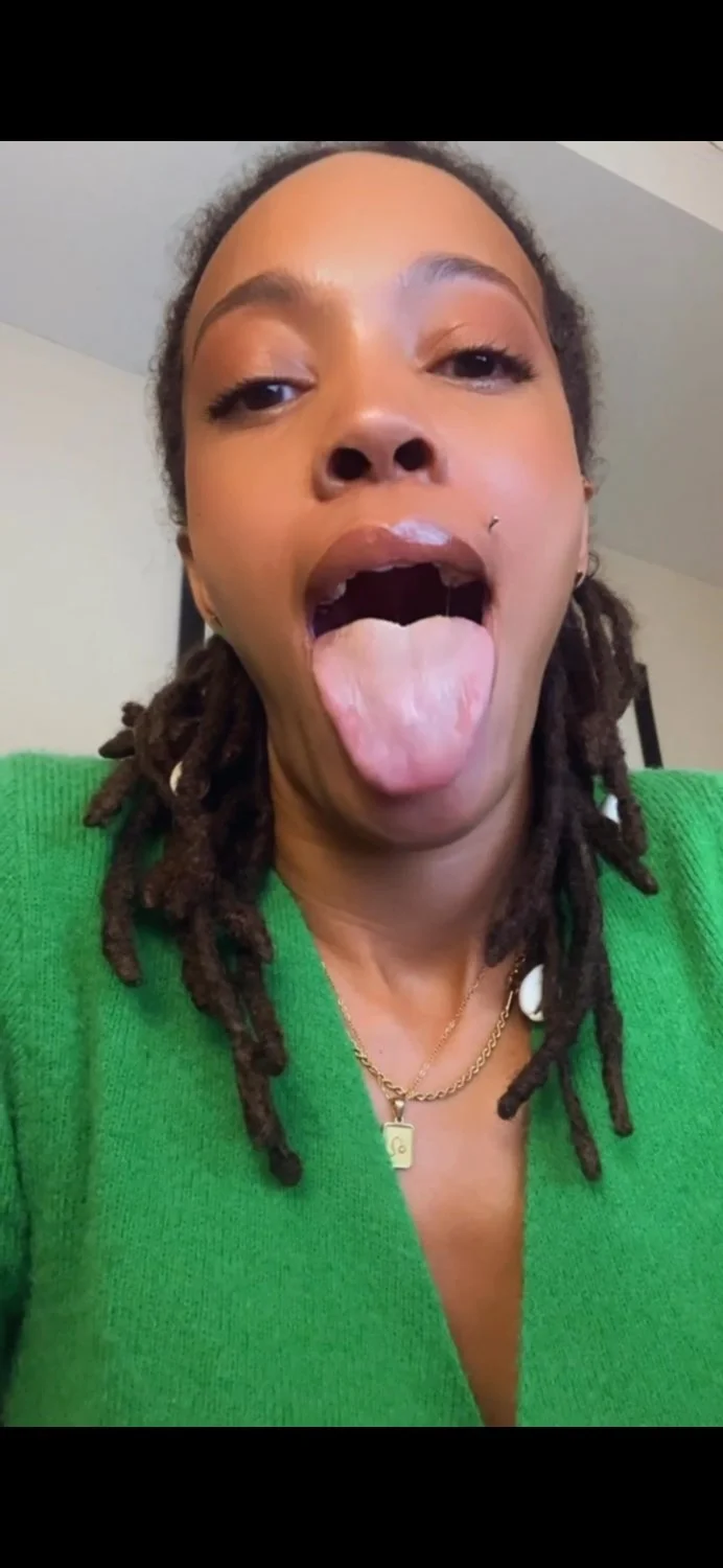 Dyke with big mouth for big dicks image 4