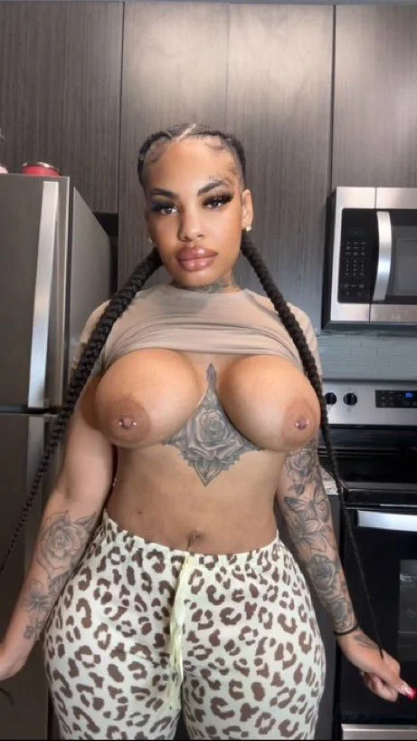 Sexy thick redbone image 5