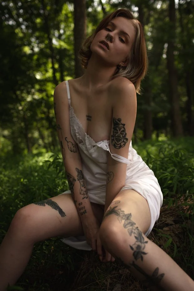 Chloe Boudoir image 8