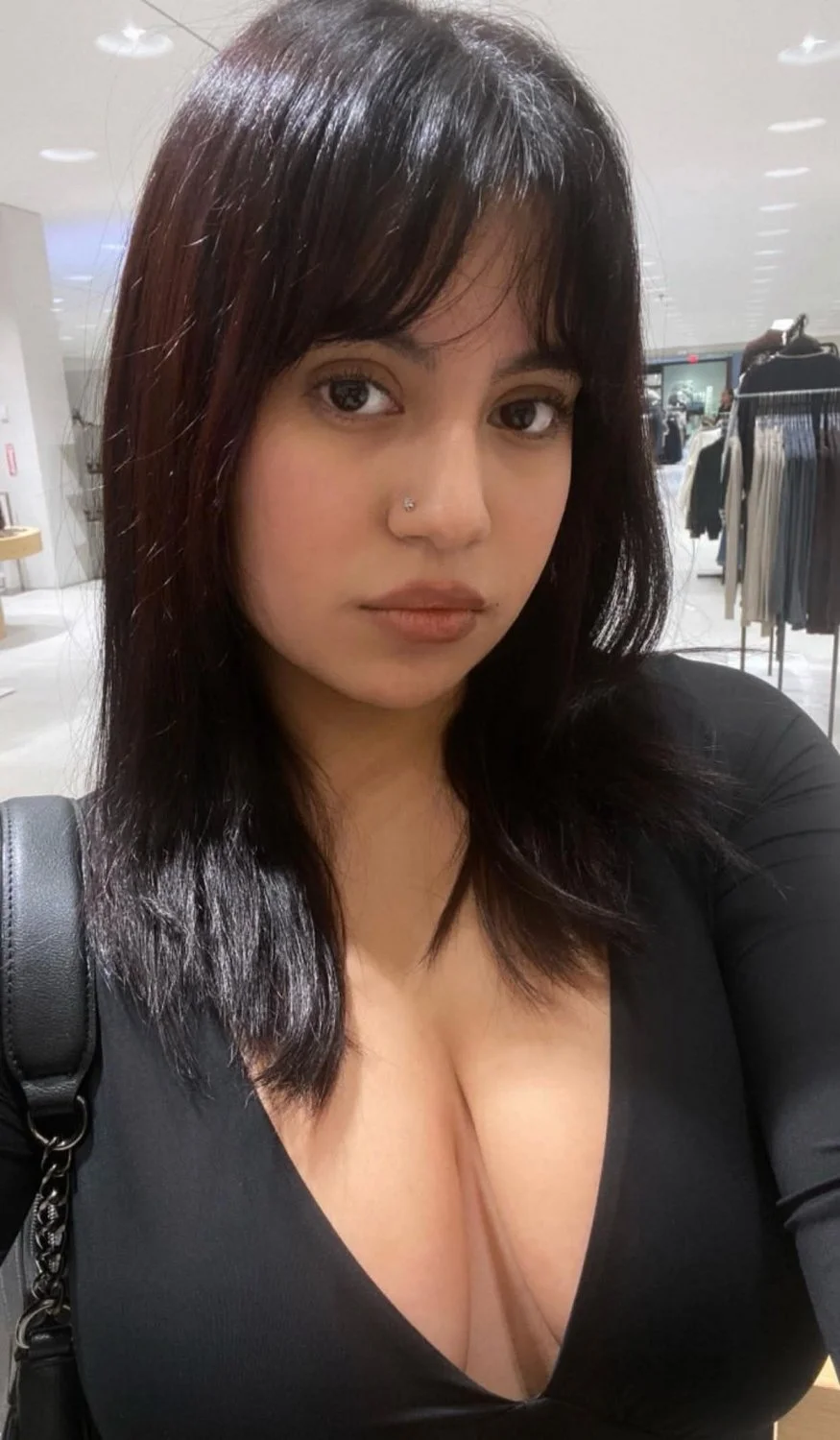 mel busty 18 year old latina from Austin image 2