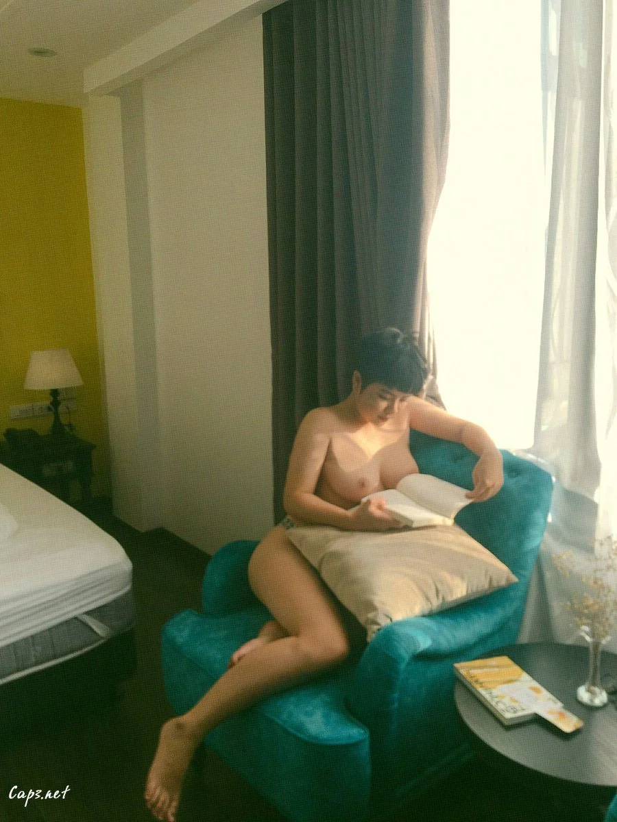 Lê Thị Mỹ Hà aka Barbara Crooked nude sexy leaked image 22
