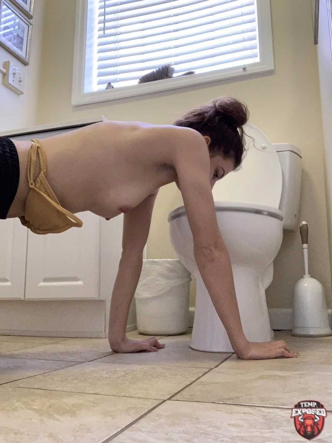 Tonna is addicted to sex image 17