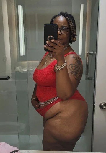 Mature 54 Year Old Crystal 💦💦😍😍She Got That Good Pussy 💦💦 image 13