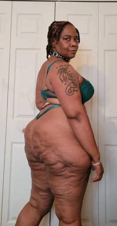 Mature 54 Year Old Crystal 💦💦😍😍She Got That Good Pussy 💦💦 image 14