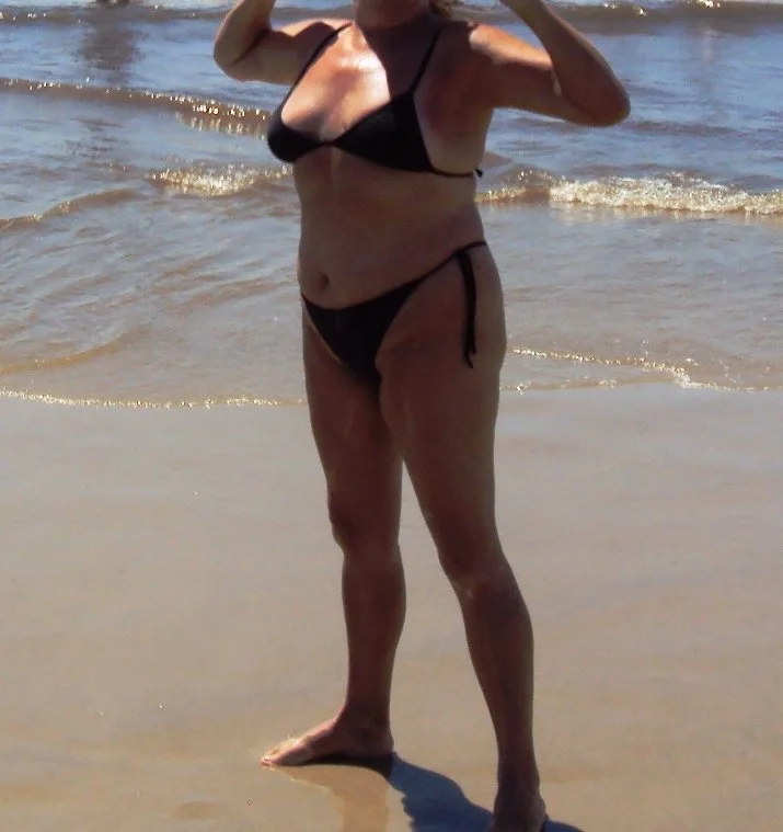 Fotos que achei da ex sogra, vc comeria? image 3