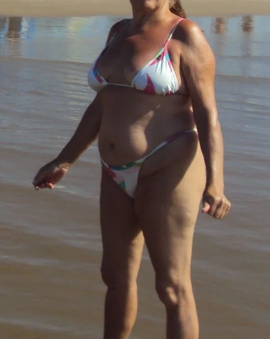 Fotos que achei da ex sogra, vc comeria? image 9