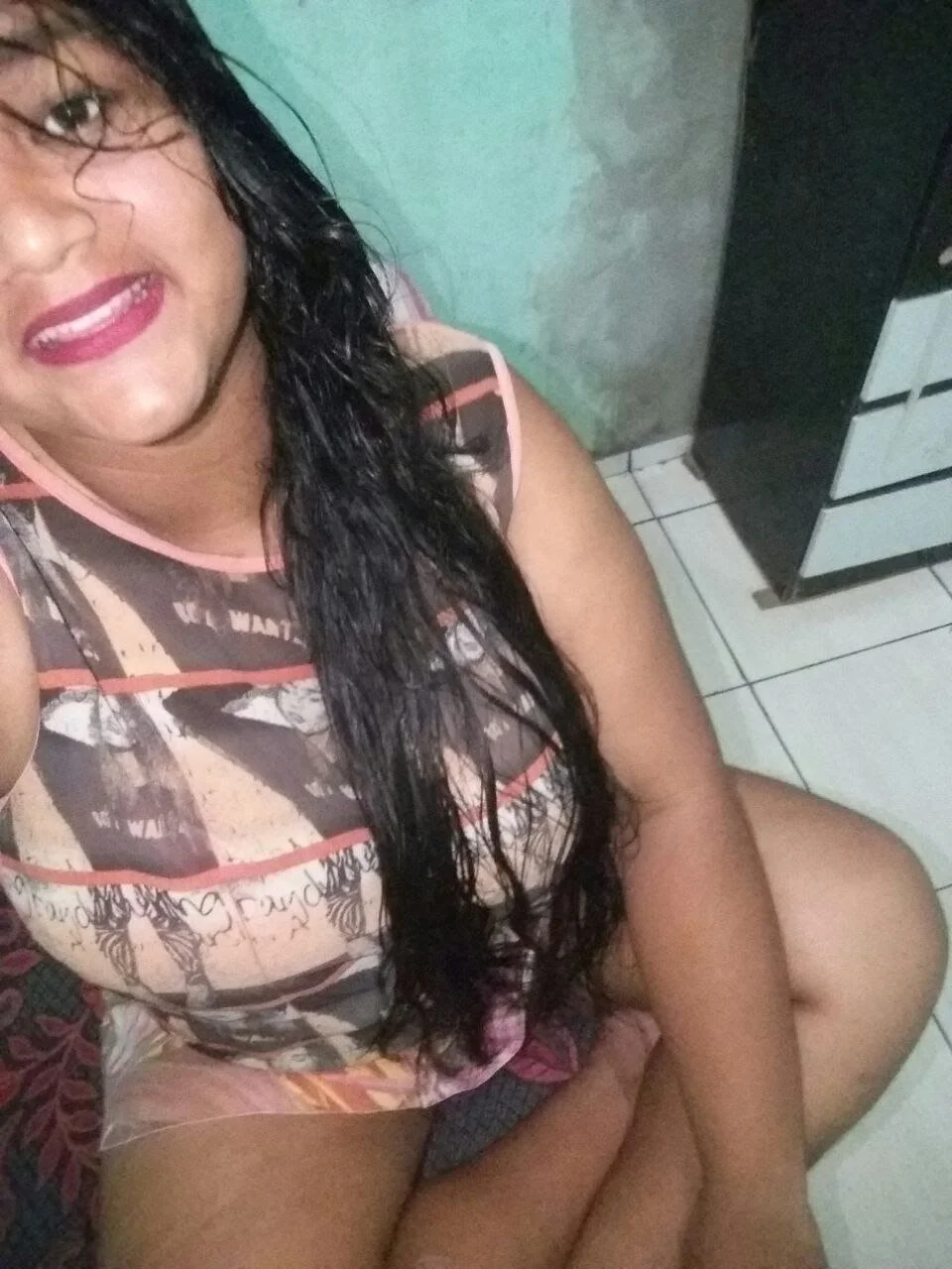 Casada gordinha dos peitos enormes vazada pelo corno image 1