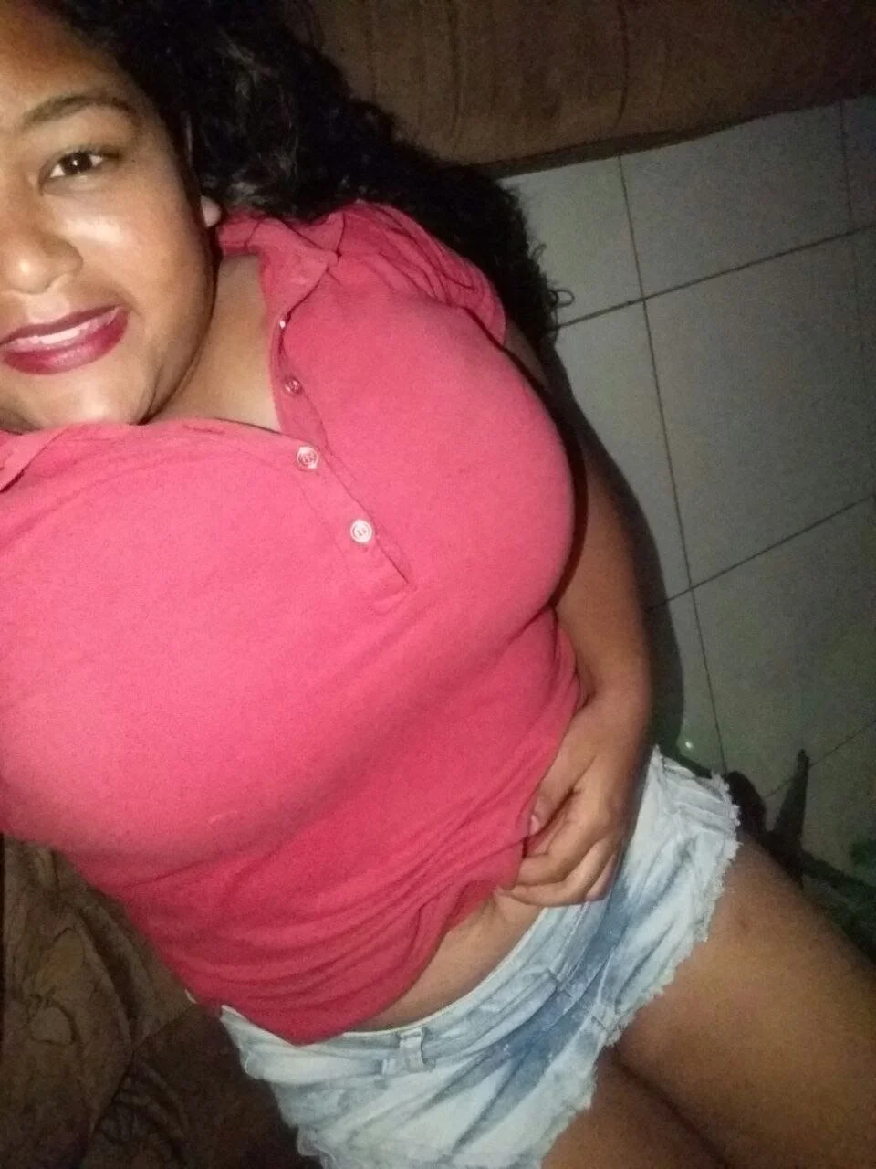 Casada gordinha dos peitos enormes vazada pelo corno image 14