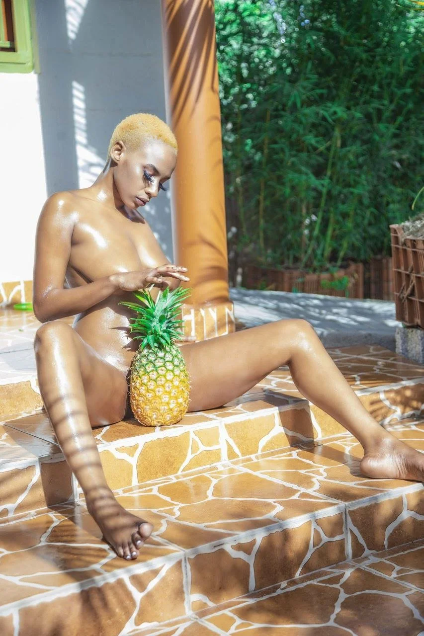 Who knows her ? image 5