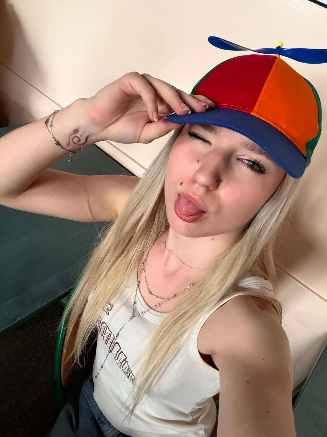 Suzi is an 18 yo webslut that seeks attention from older men image 10