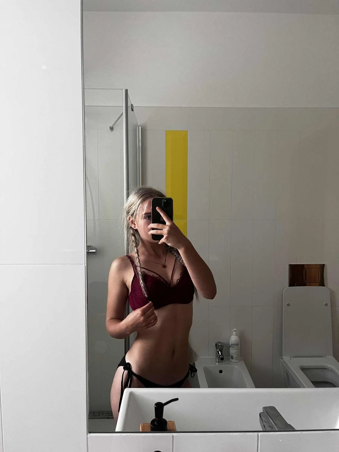 Suzi is an 18 yo webslut that seeks attention from older men image 13