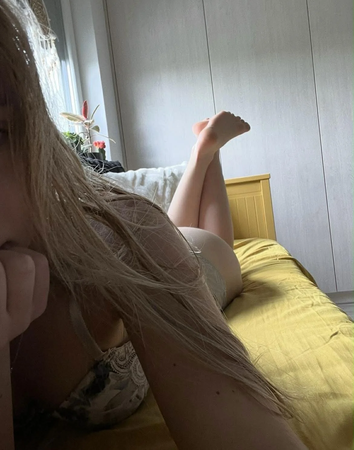 Suzi is an 18 yo webslut that seeks attention from older men image 17